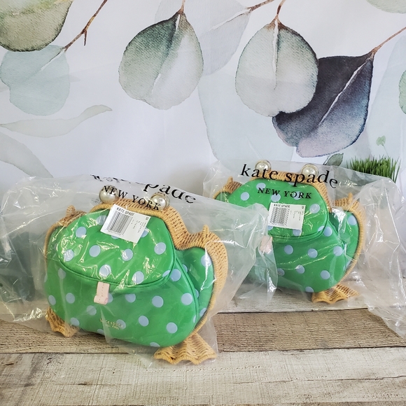 KATE SPADE | Lily Polka Dot Wicker 3D Frog Crossbody w/ Card Holder 2-pc Set - Picture 13 of 13